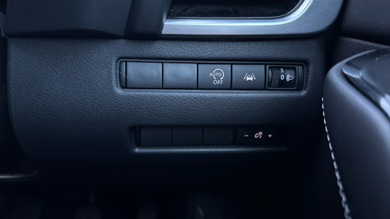 Nissan Qashqai 1.3 DiG-T MH 158 N-Connecta 5dr Petrol Hatchback